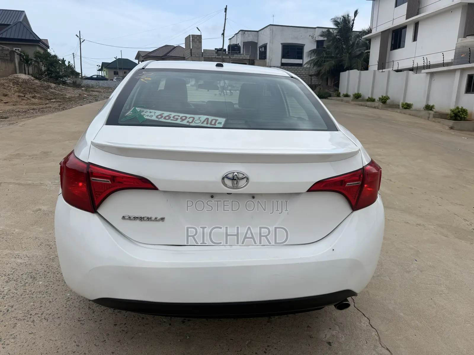 Toyota Corolla SE Special Edition 4dr Sedan (1.8L 4cyl CVT) 2017 White