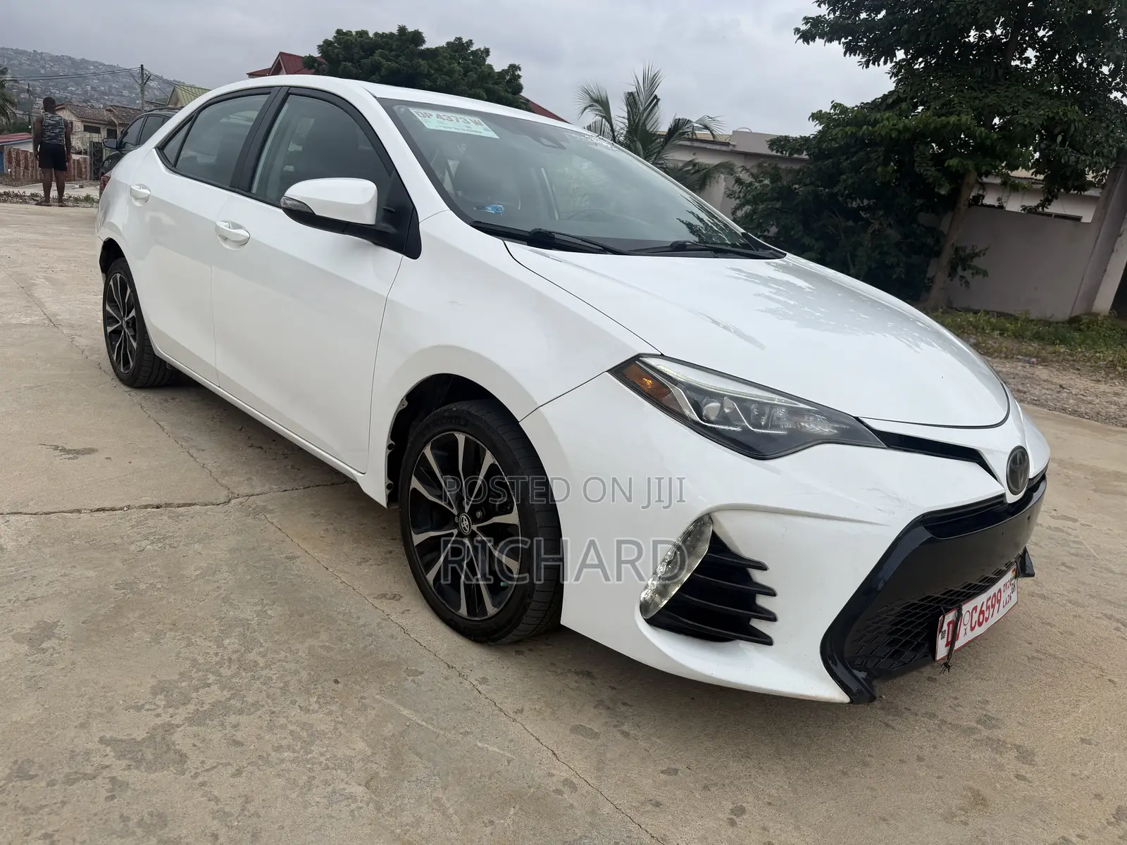 Toyota Corolla SE Special Edition 4dr Sedan (1.8L 4cyl CVT) 2017 White