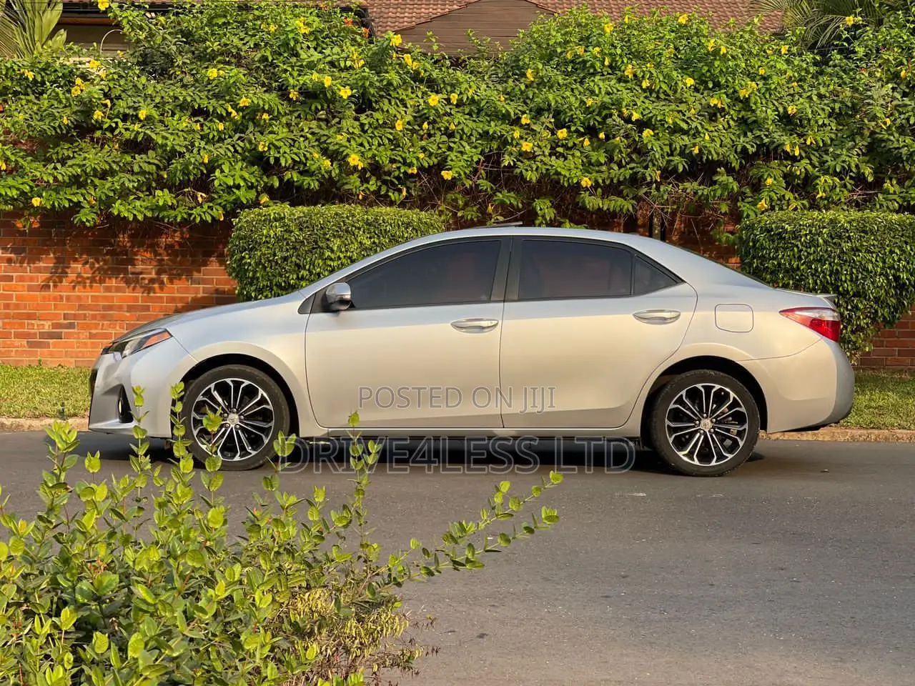 Toyota Corolla S Premium 4dr Sedan (1.8L 4cyl CVT) 2016 Silver