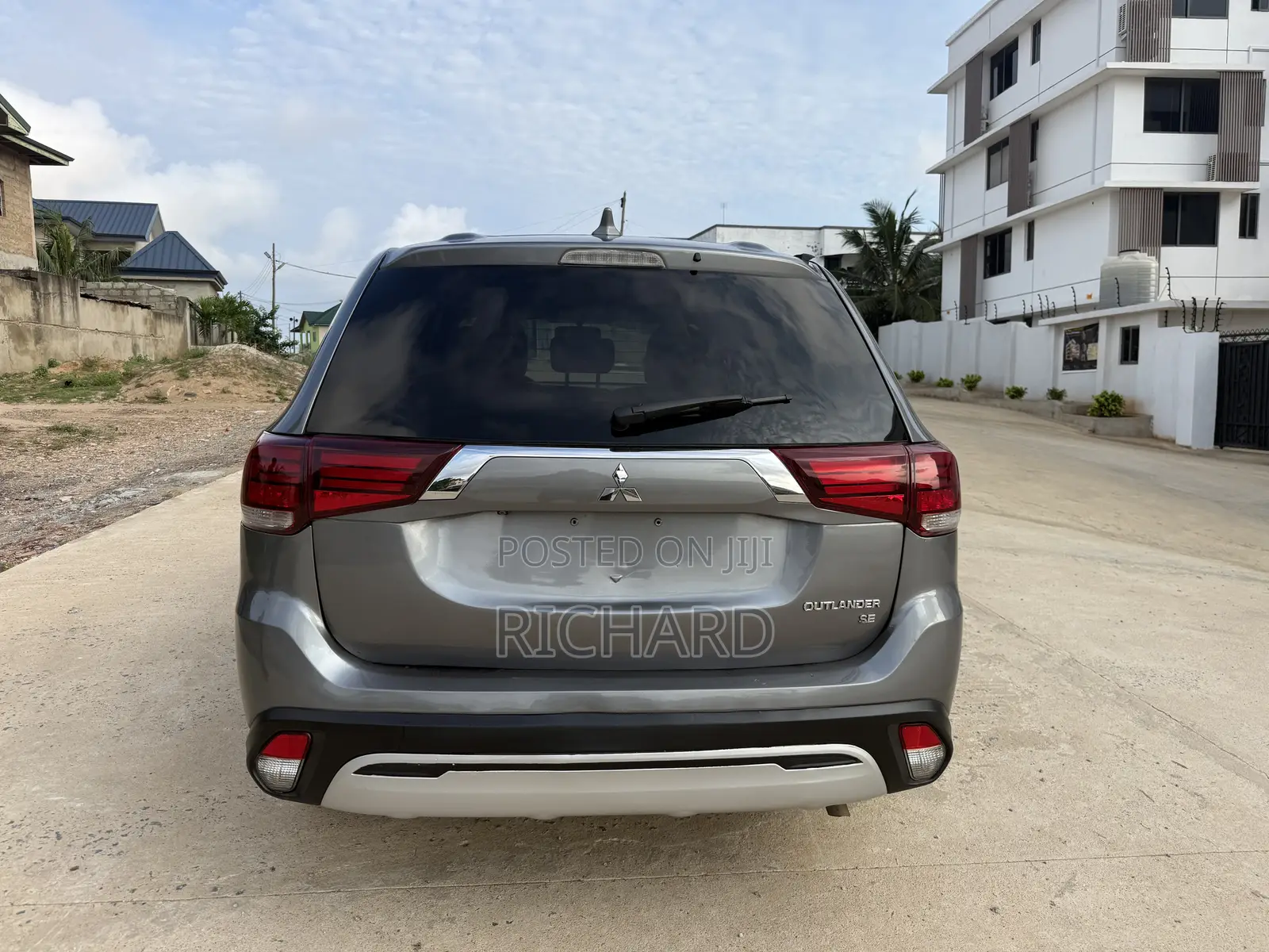 Mitsubishi Outlander SE FWD 2019 Gray