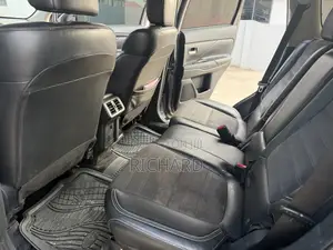 Mitsubishi Outlander SE FWD 2019 Gray