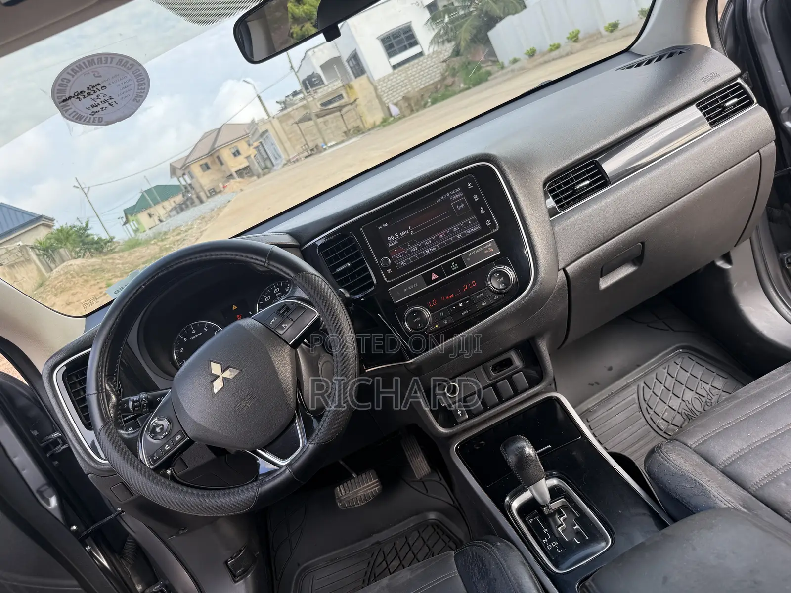 Mitsubishi Outlander SE FWD 2019 Gray