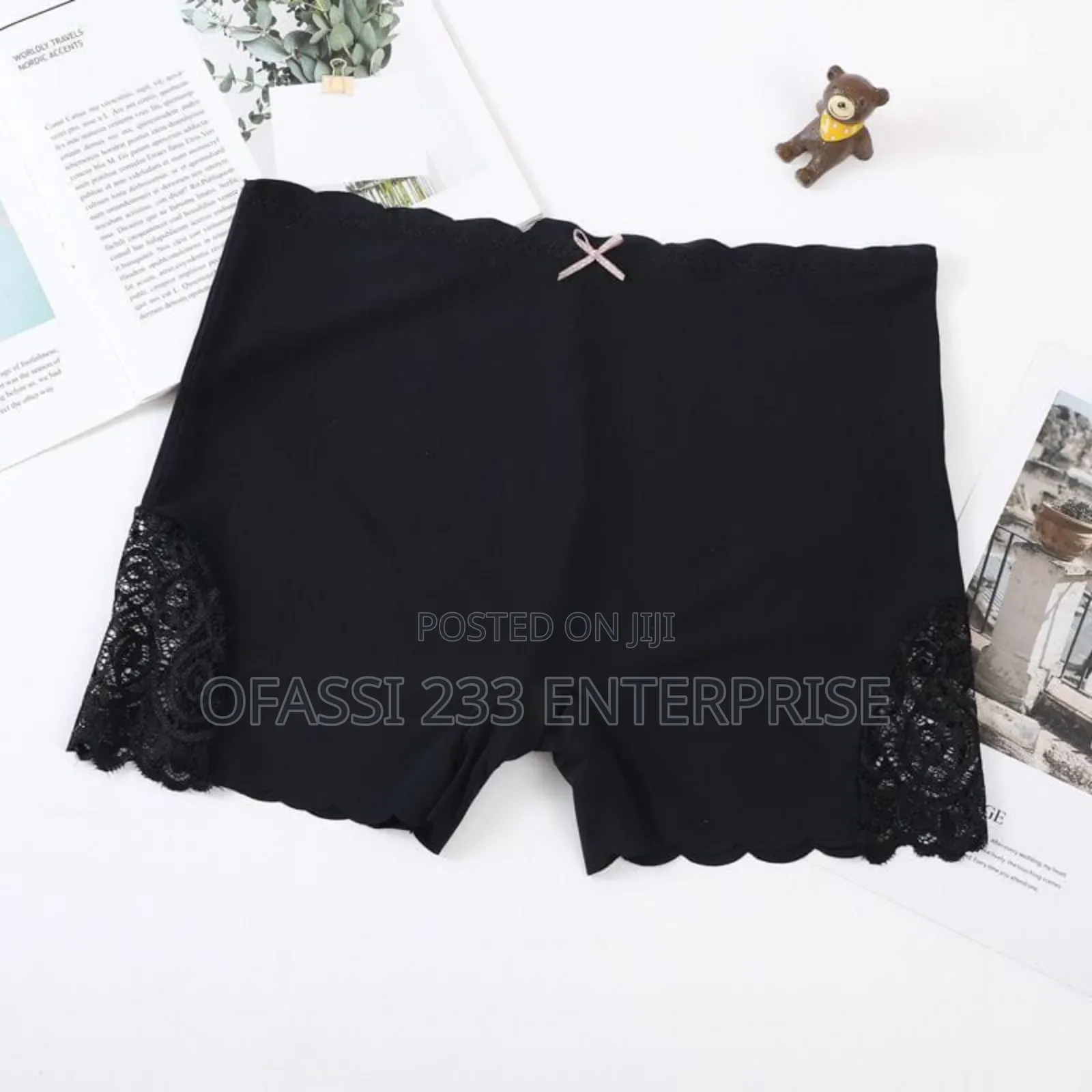 Lace in-Style Athletic Yoga Short