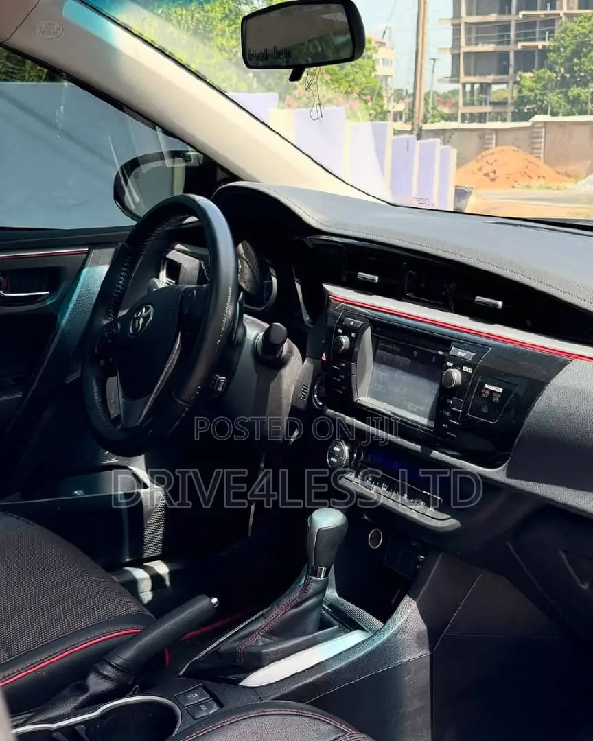Toyota Corolla S w/Special Edition Pkg (1.8L 4cyl CVT) 2016 Black
