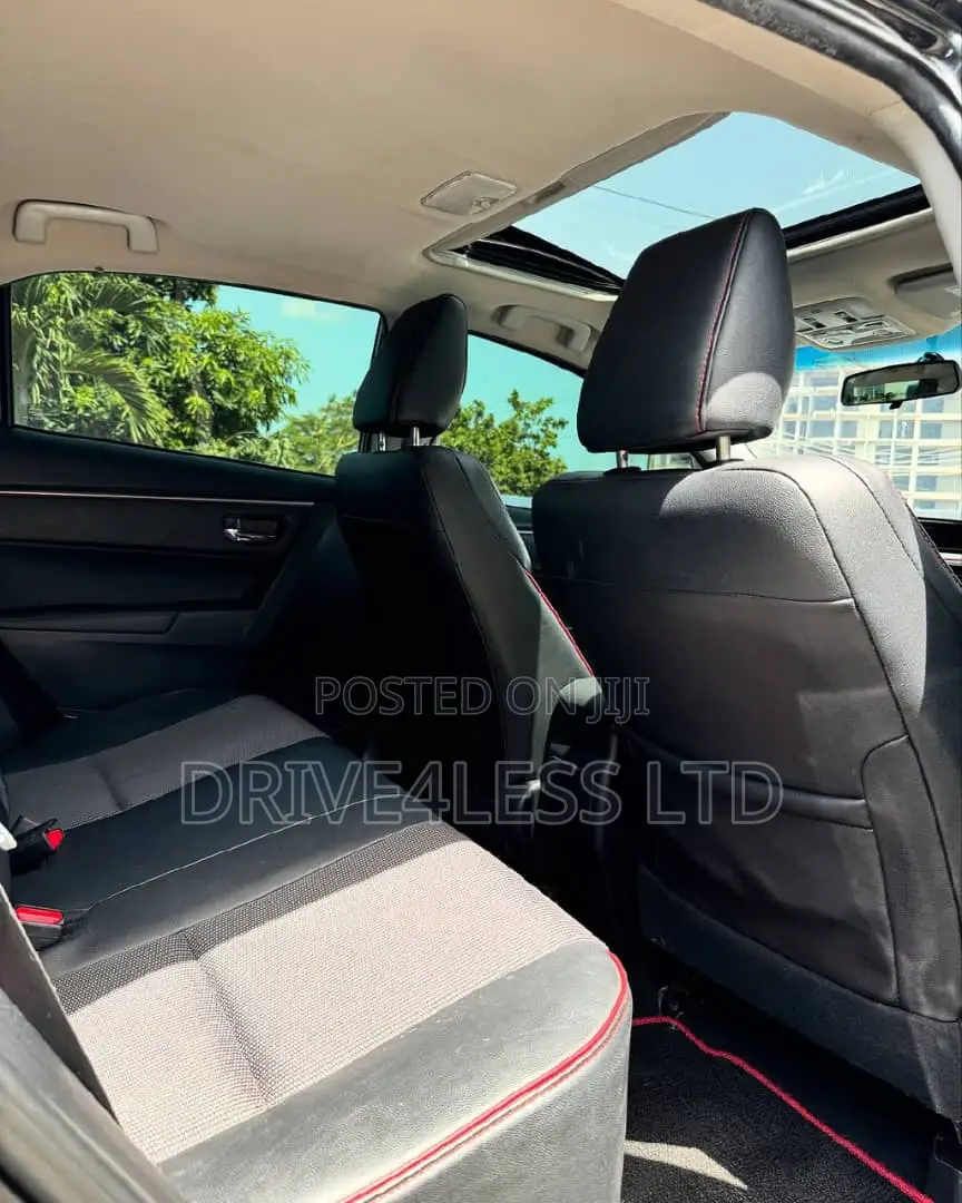 Toyota Corolla S w/Special Edition Pkg (1.8L 4cyl CVT) 2016 Black