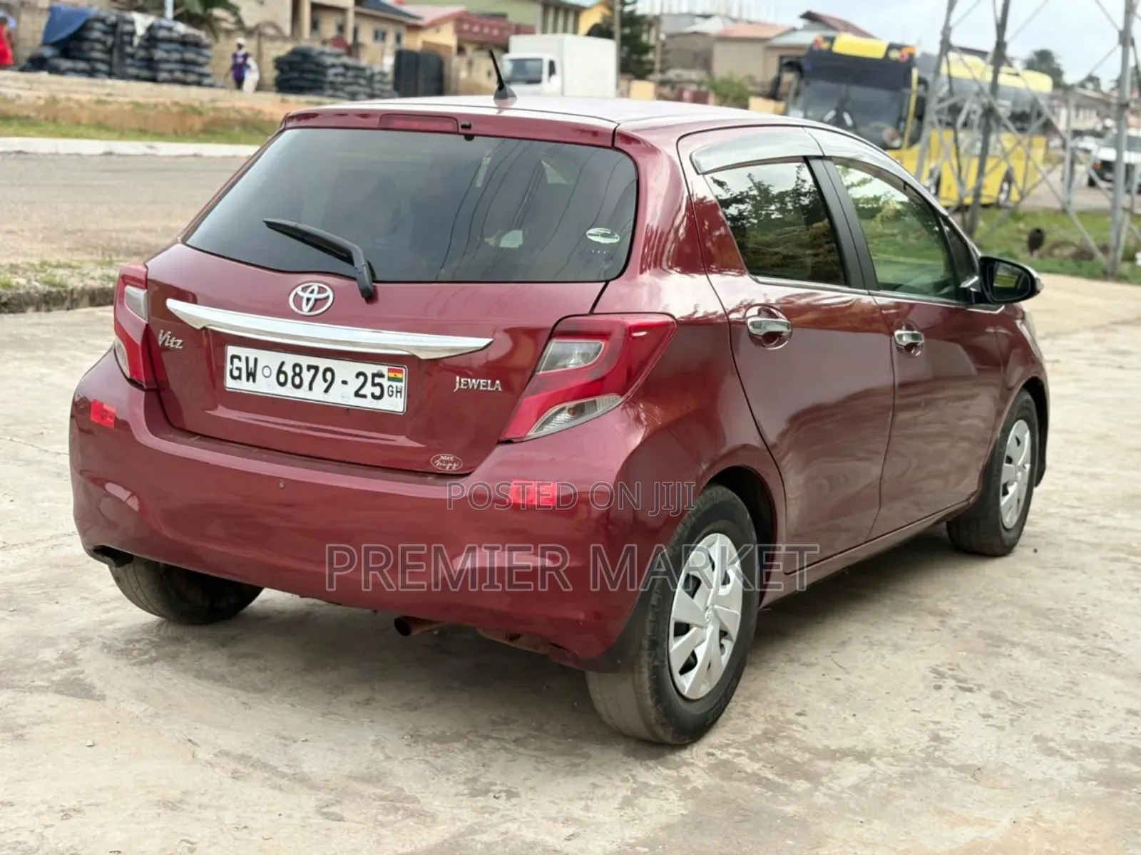 Toyota Vitz 1.3 AWD 5dr 2015 Red