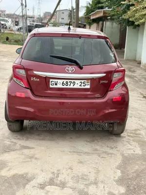Toyota Vitz 1.3 AWD 5dr 2015 Red