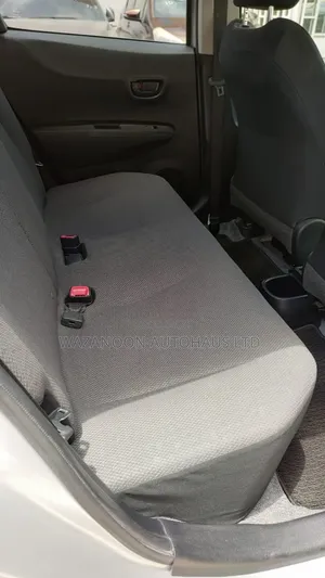 Toyota Vitz 2015 Silver