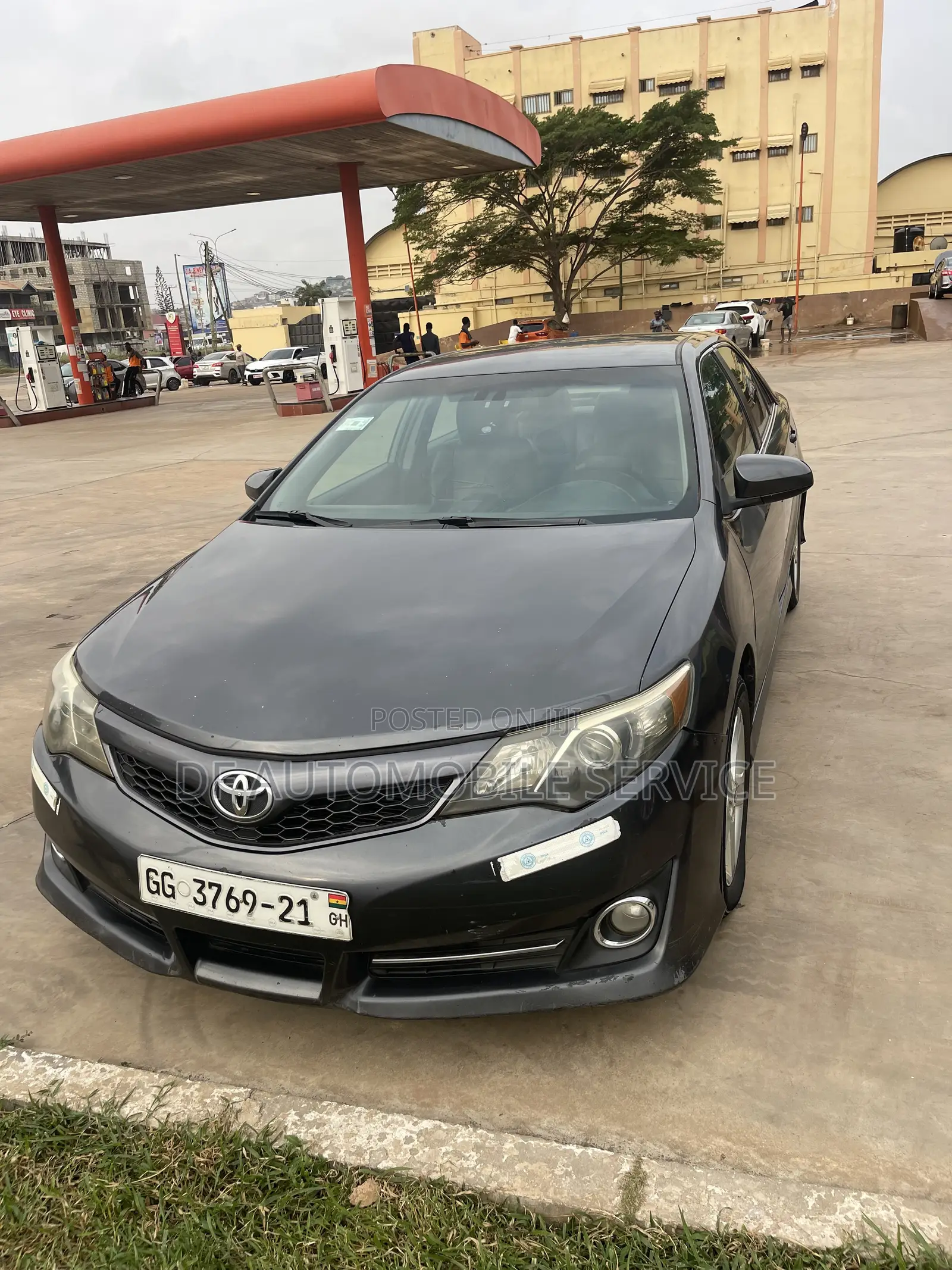 Toyota Camry LE 4dr Sedan (2.5L 4cyl 6A) 2013 Gray