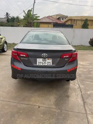 Toyota Camry LE 4dr Sedan (2.5L 4cyl 6A) 2013 Gray