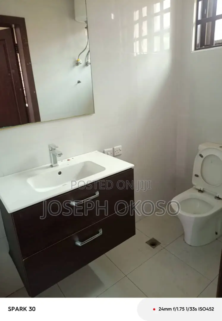 5bdrm Mansion in Little Rock Consult, Dzorwulu for rent