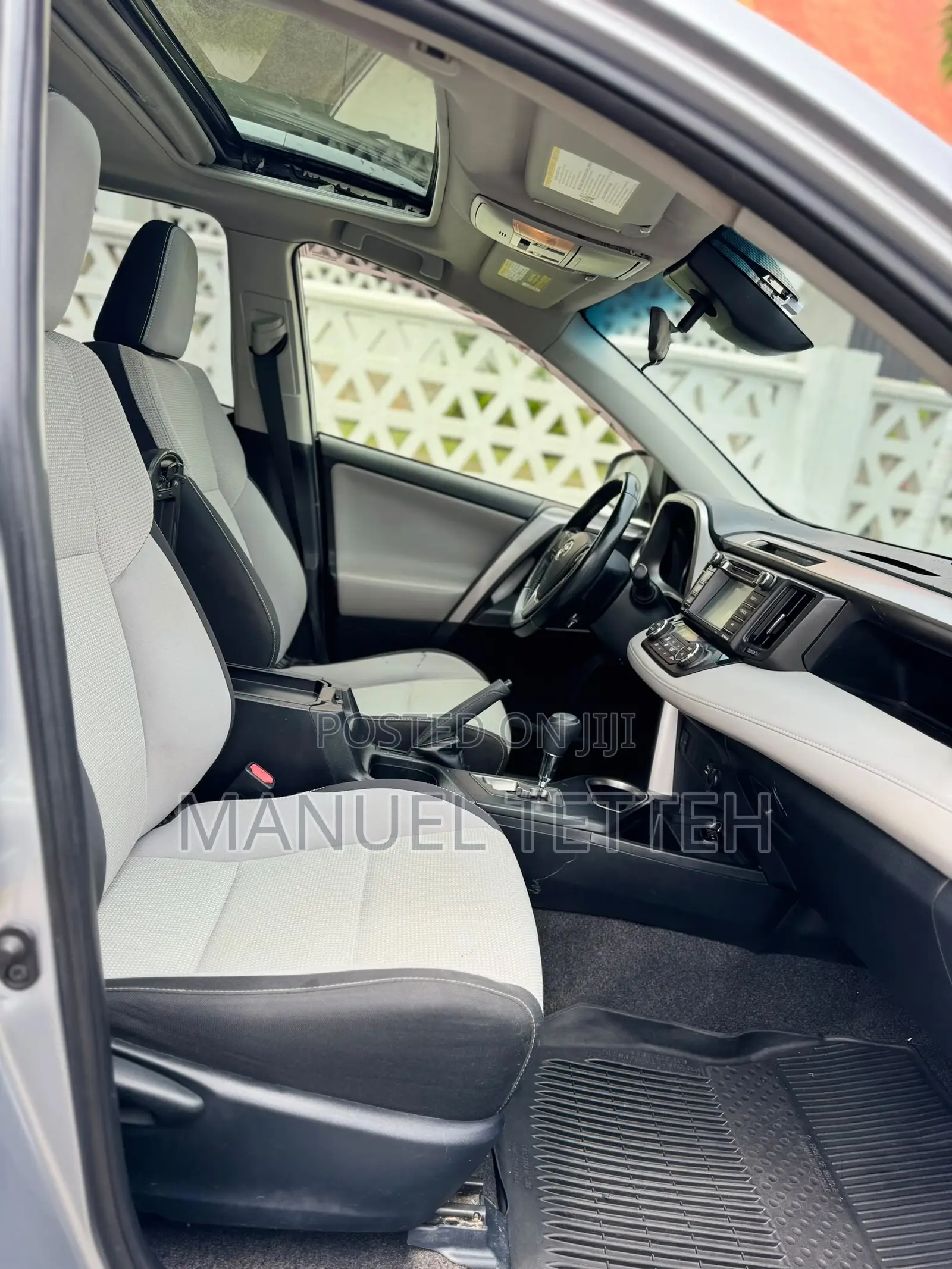 Toyota RAV4 XLE 4dr SUV AWD (2.5L 4cyl 6A) 2018 Silver