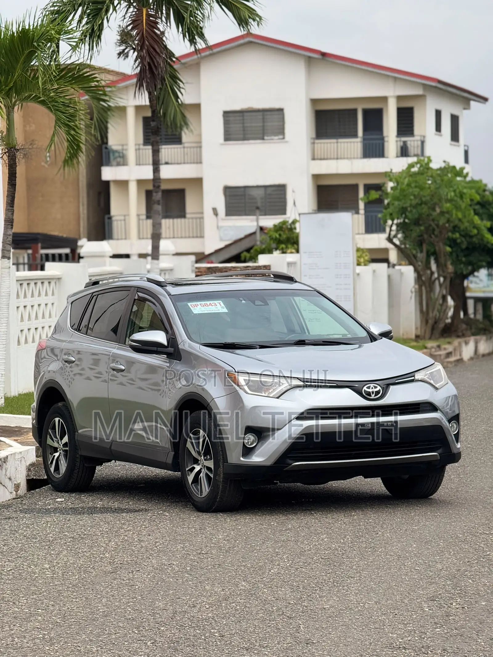 Toyota RAV4 XLE 4dr SUV AWD (2.5L 4cyl 6A) 2018 Silver