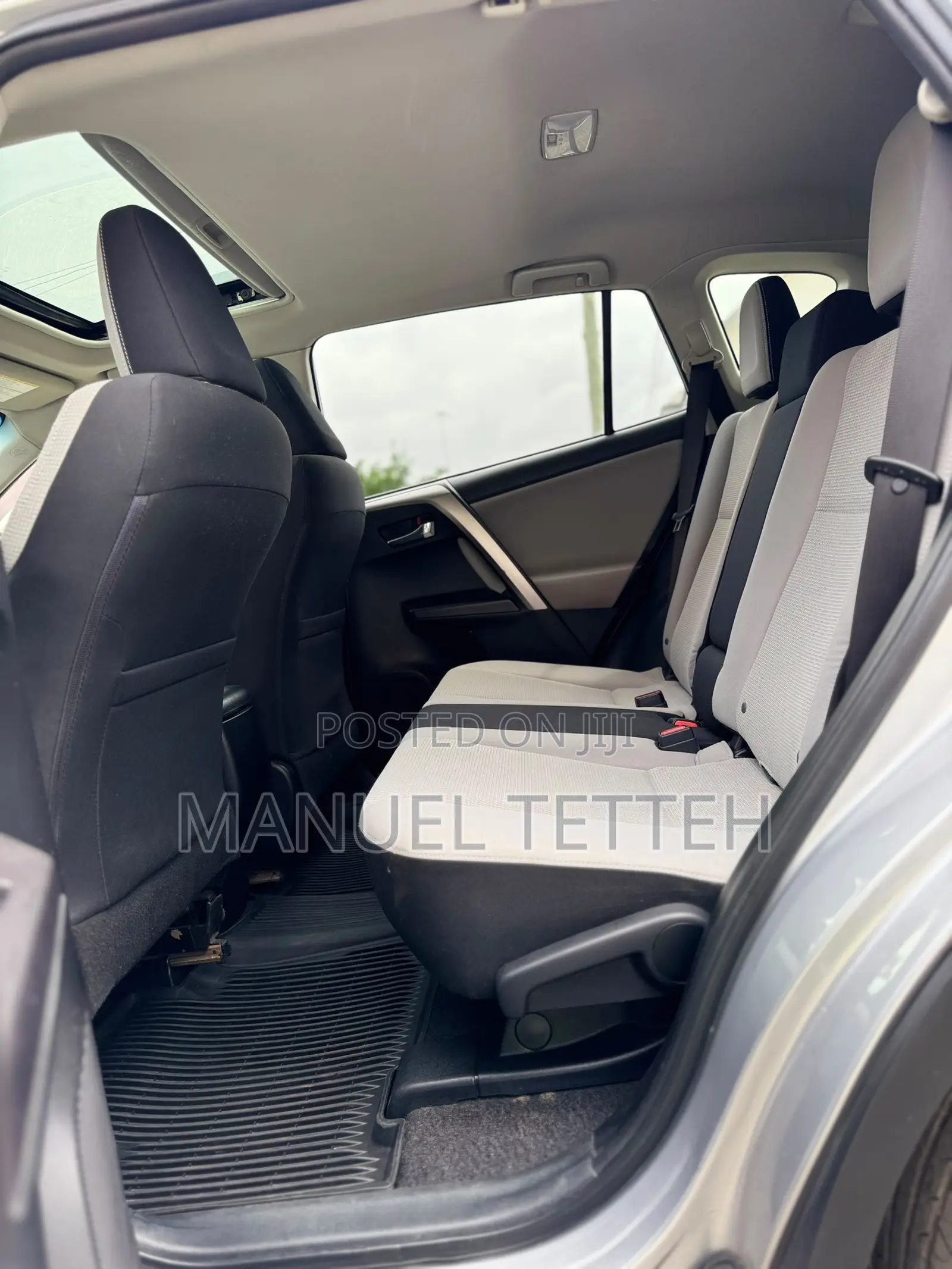 Toyota RAV4 XLE 4dr SUV AWD (2.5L 4cyl 6A) 2018 Silver