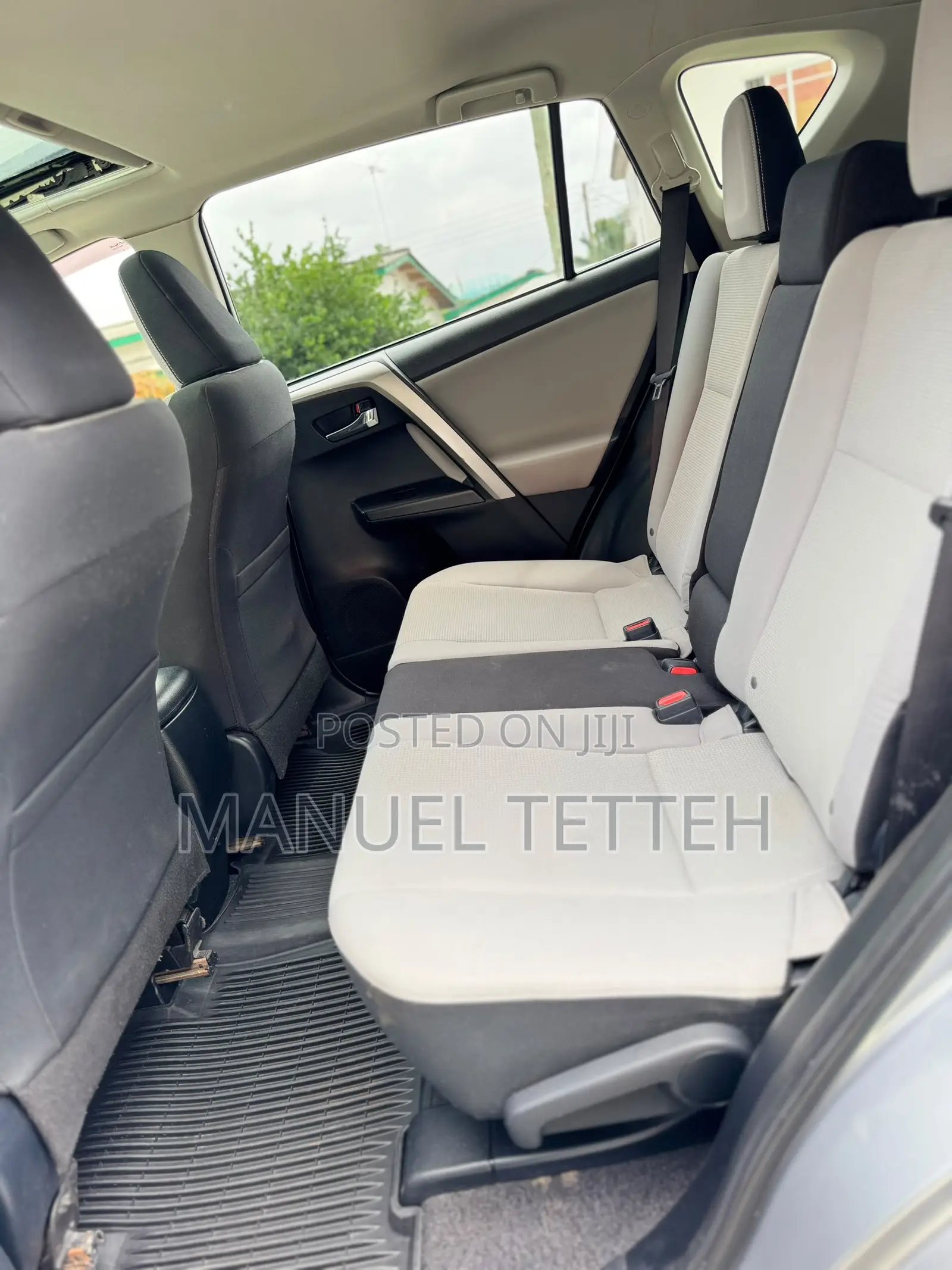 Toyota RAV4 XLE 4dr SUV AWD (2.5L 4cyl 6A) 2018 Silver