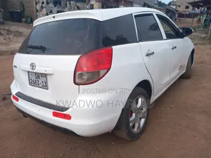 Toyota Matrix 2006 White