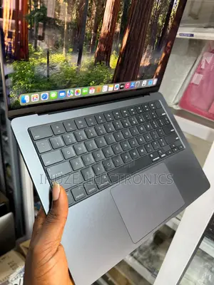 Laptop Apple MacBook Pro 18GB Apple M3 Pro SSD 512GB