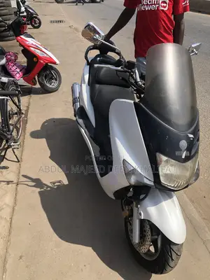 Yamaha Majesty 2015 White