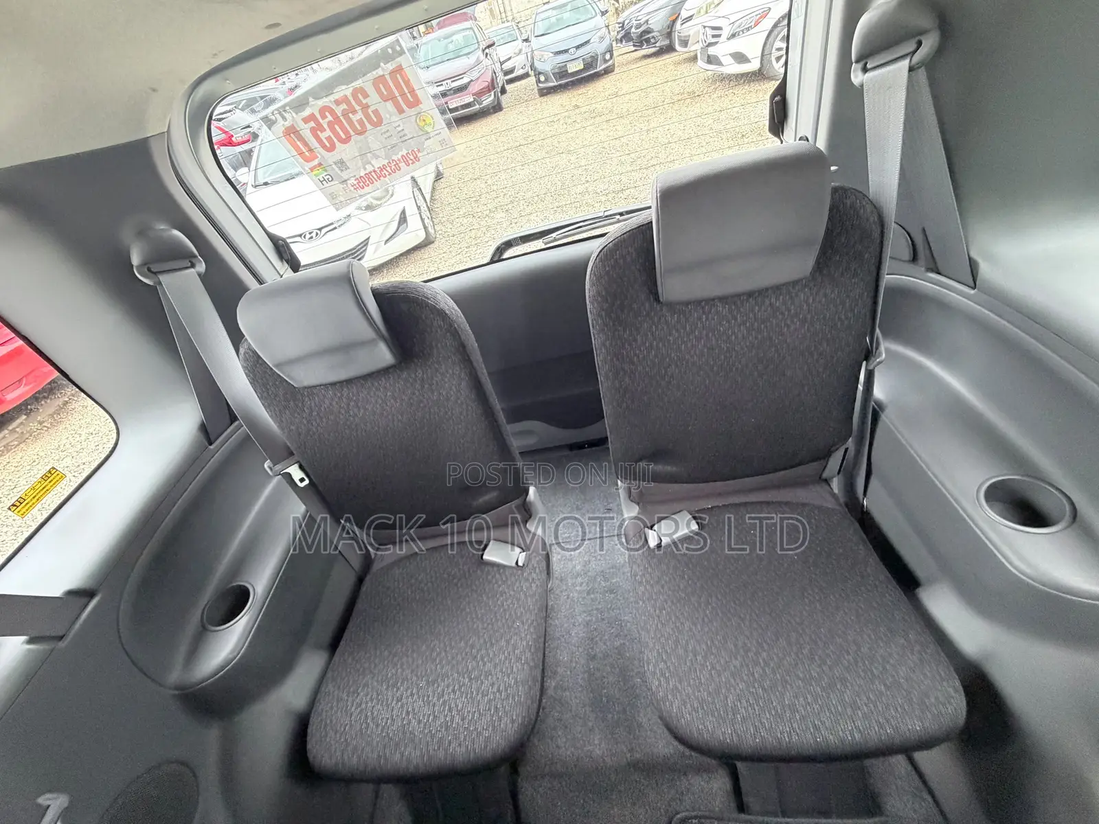 Toyota Sienta 1.5 FWD 2013 Silver