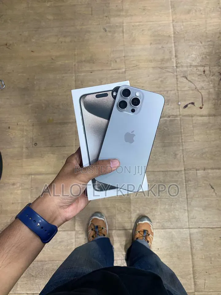 Apple iPhone 15 Pro Max 256 GB Silver