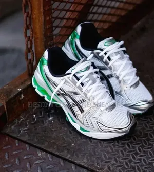 Asics Sneakers