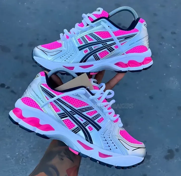 Asics Sneakers