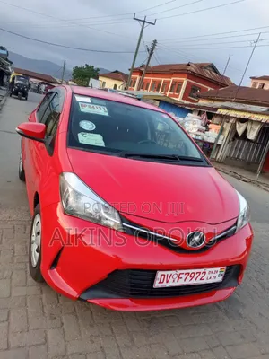 Toyota Vitz 1.3 AWD 5dr 2015 Red
