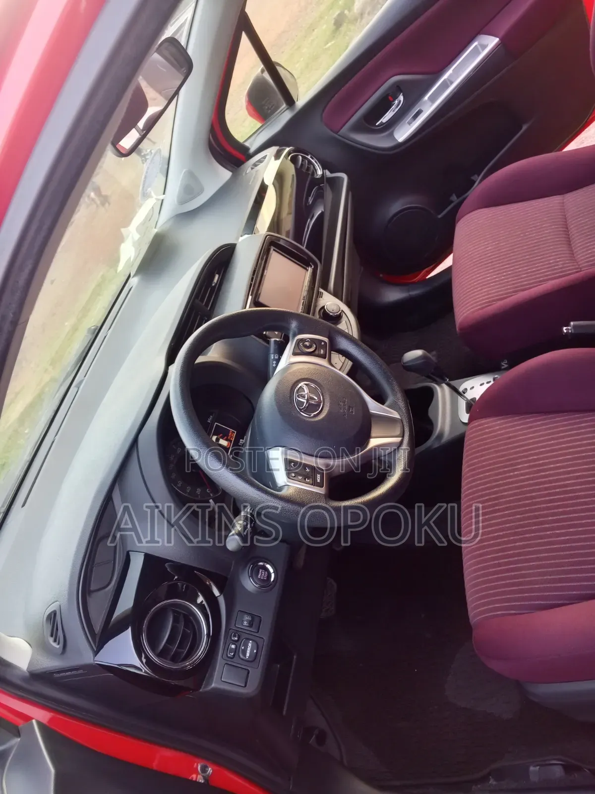 Toyota Vitz 1.3 AWD 5dr 2015 Red