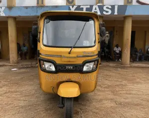 TVS King Cargo 2025 Yellow