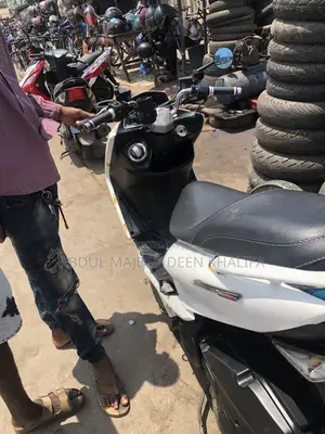 Yamaha Majesty 2020 White