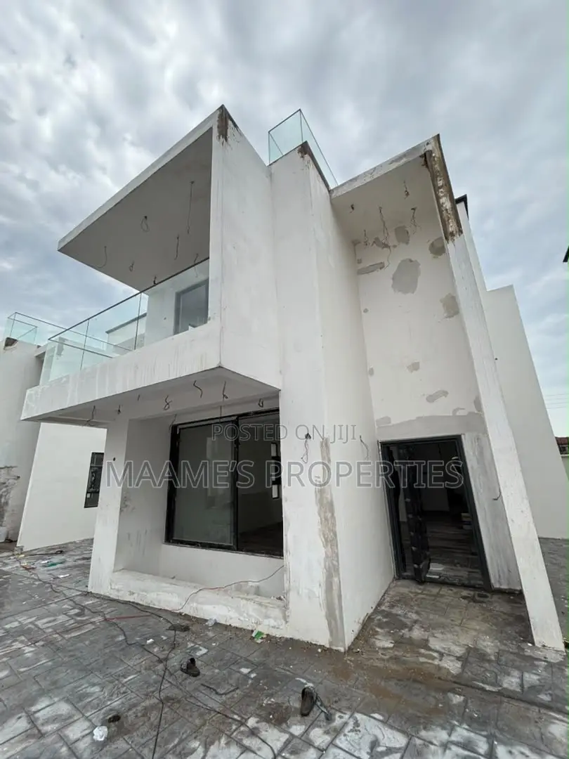 4bdrm Townhouse/Terrace in Airport Residential Area for sale
