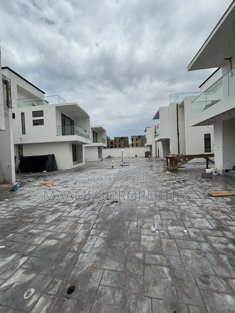 4bdrm Townhouse/Terrace in Airport Residential Area for sale