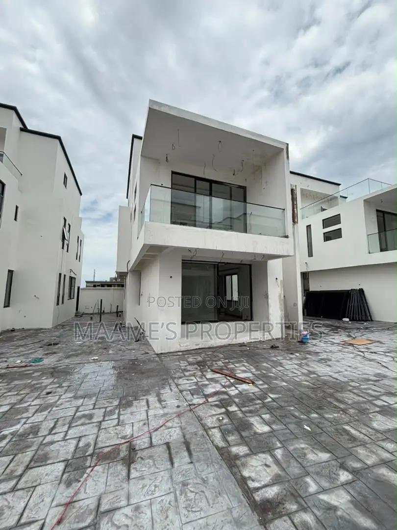 4bdrm Townhouse/Terrace in Airport Residential Area for sale