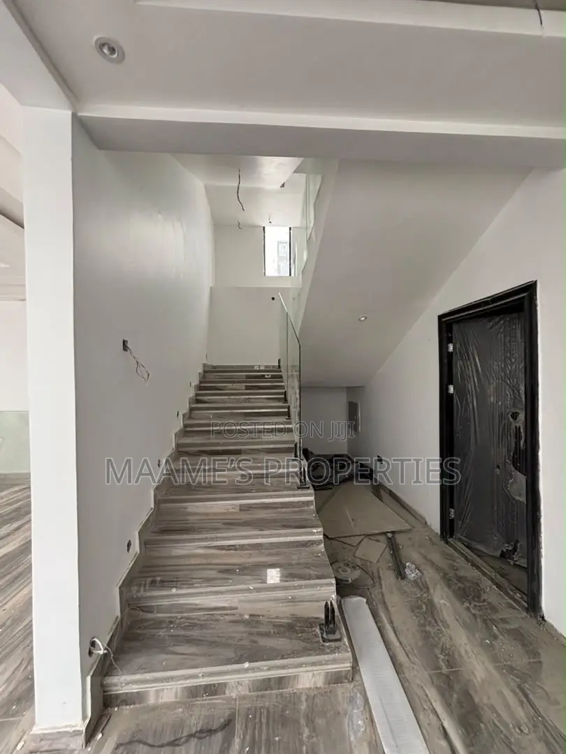 4bdrm Townhouse/Terrace in Airport Residential Area for sale