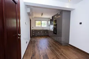 3bdrm Apartment in North Ridge for sale