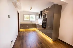 3bdrm Apartment in North Ridge for sale