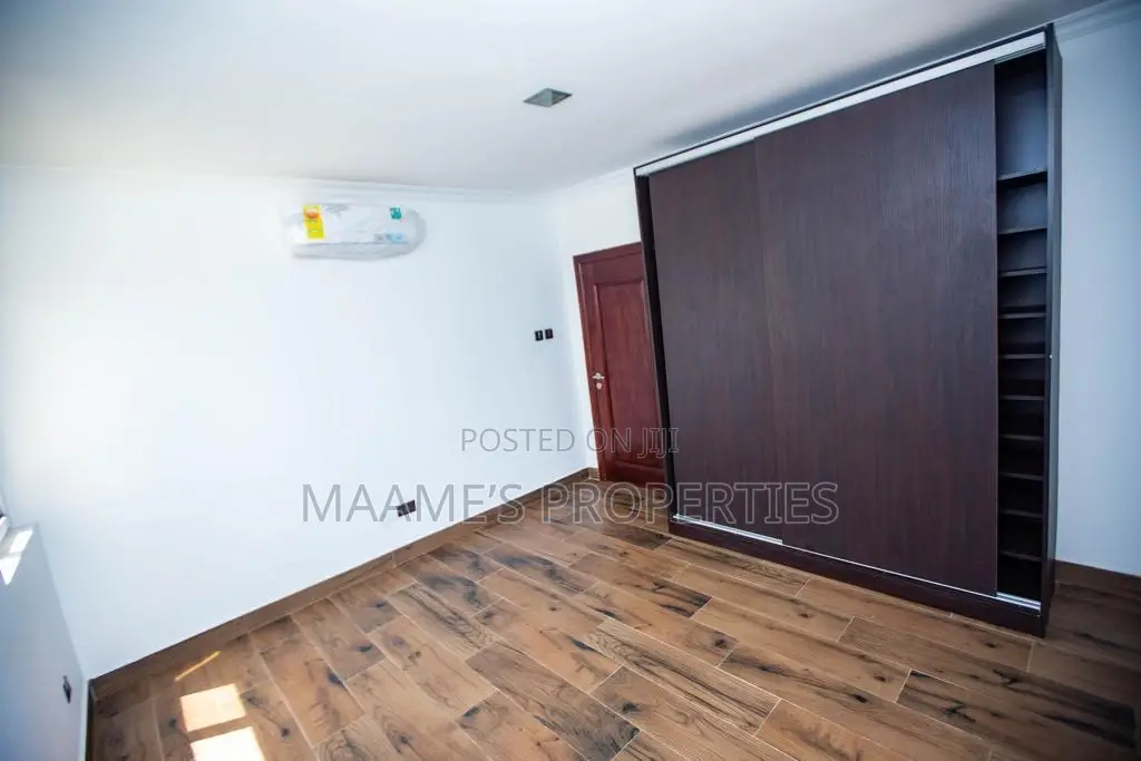 3bdrm Apartment in North Ridge for sale