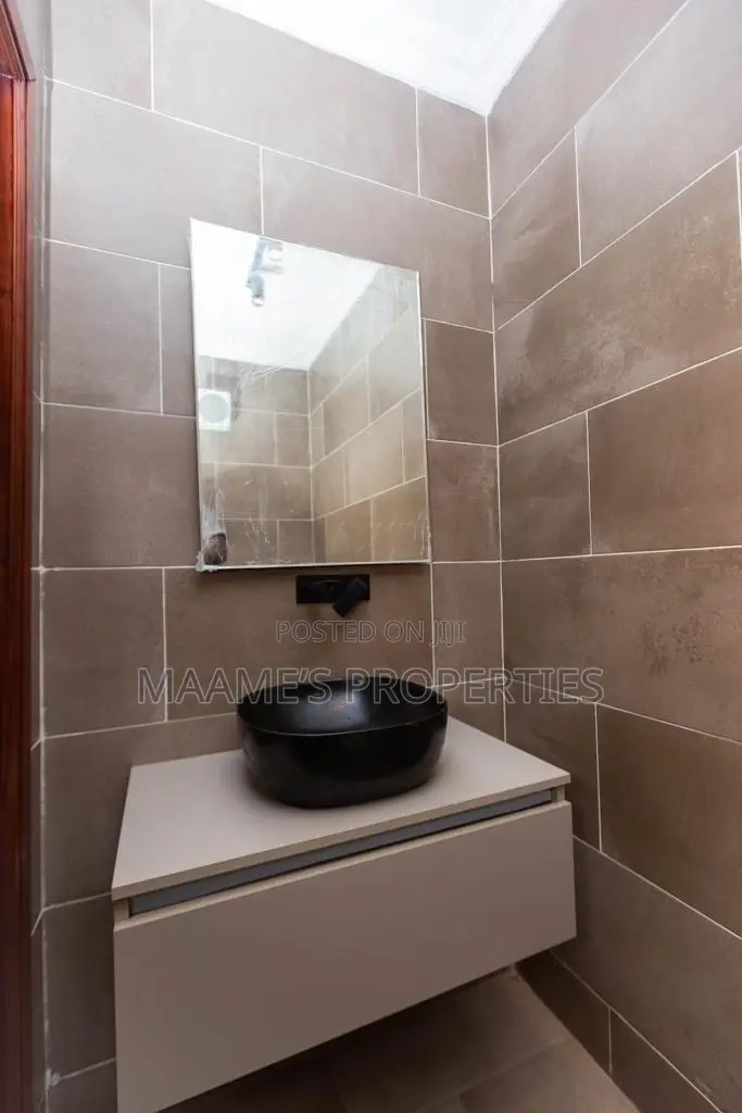 3bdrm Apartment in North Ridge for sale