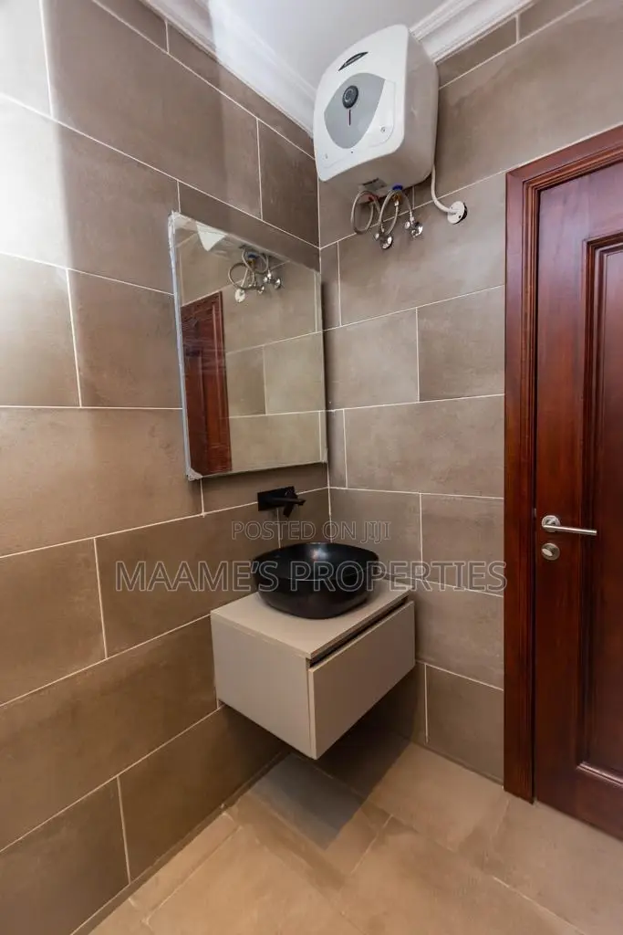 3bdrm Apartment in North Ridge for sale