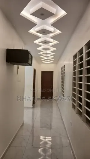 5bdrm House in Lashibi, Sakumono for rent