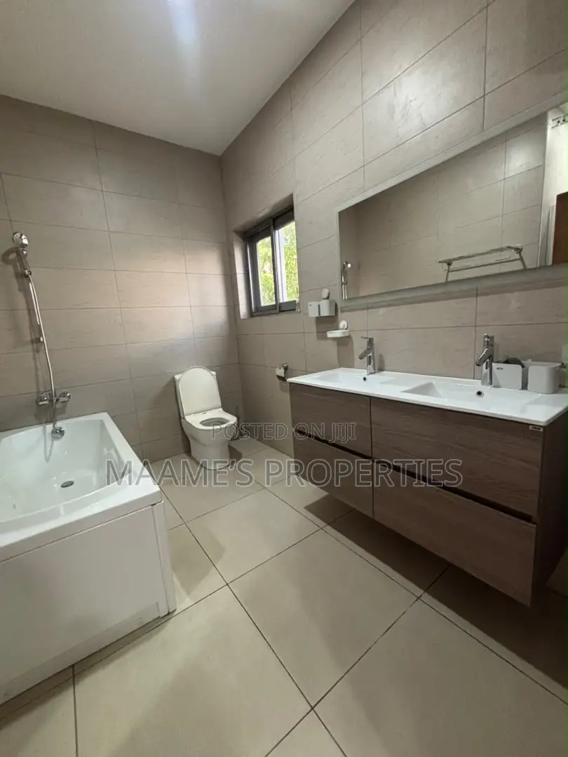 4bdrm Townhouse / Terrace in Cantonments for rent