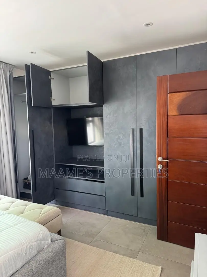 Furnished 4bdrm Townhouse/Terrace in Cantonments for sale