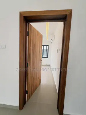 4bdrm Townhouse / Terrace in Anc, East Legon for rent