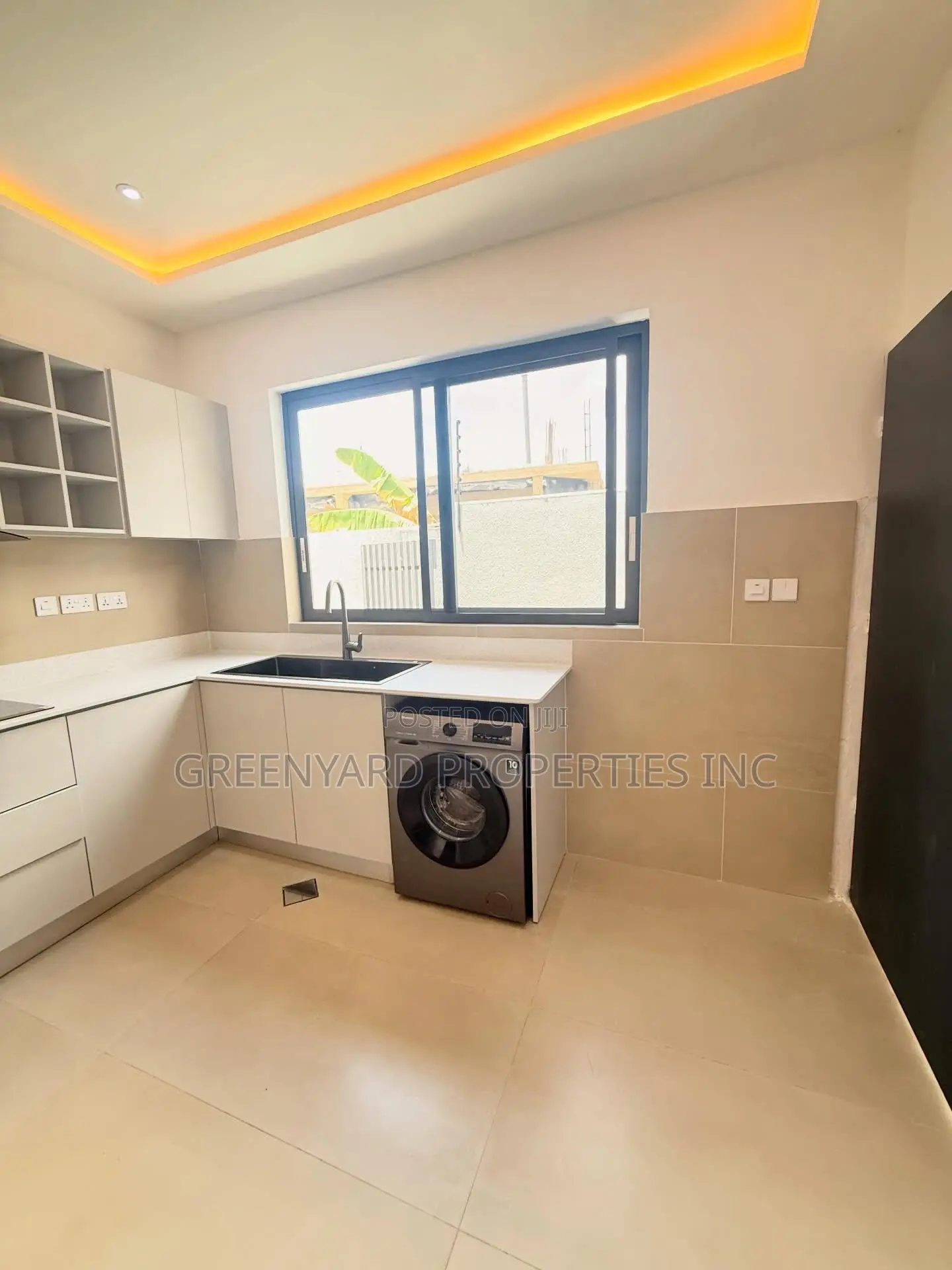 4bdrm Townhouse / Terrace in Anc, East Legon for rent