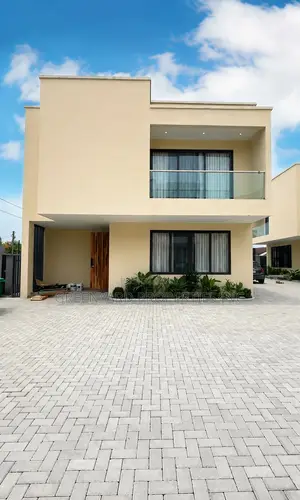 4bdrm Townhouse / Terrace in Anc, East Legon for rent