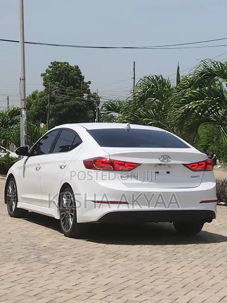 Hyundai Elantra 2017 White