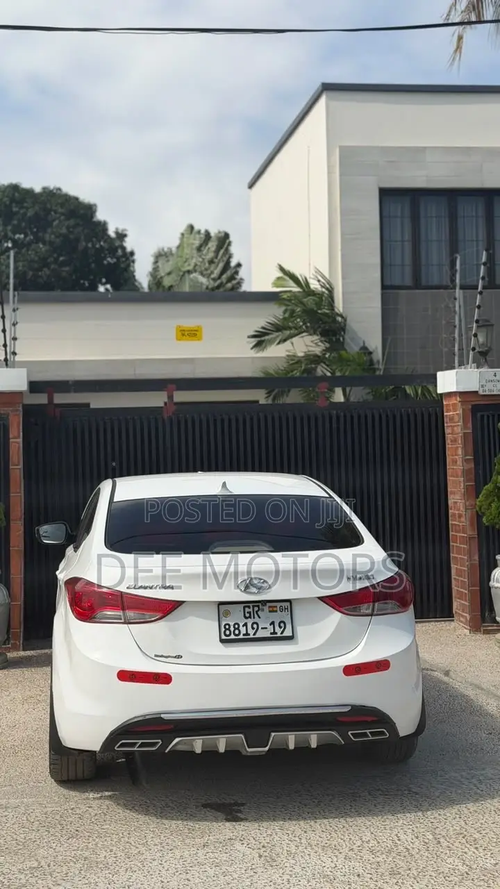 Hyundai Elantra 2013 White