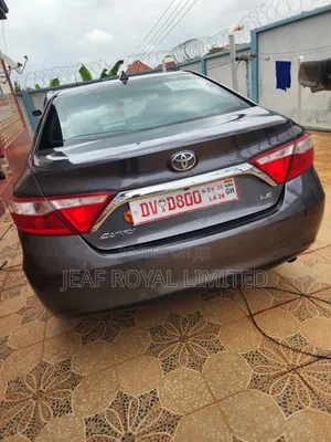 Toyota Camry LE 4dr Sedan (2.5L 4cyl 6A) 2016 Gray