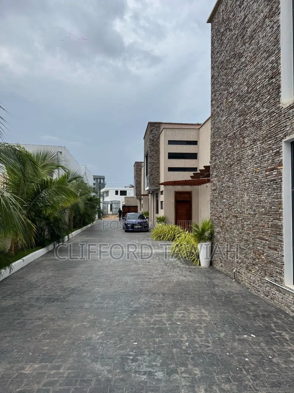 4bdrm Townhouse/Terrace in Labone for sale
