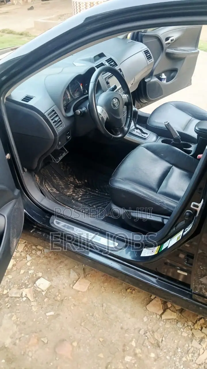 Toyota Corolla S Special Edition 4dr Sedan (1.8L 4cyl 4A) 2013 Black